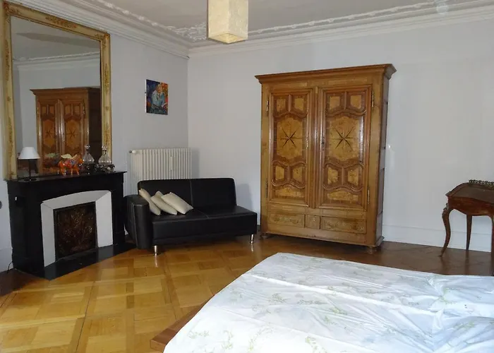 Les Serruriers - Appartement Spacieux Avec Terrasse & Parking